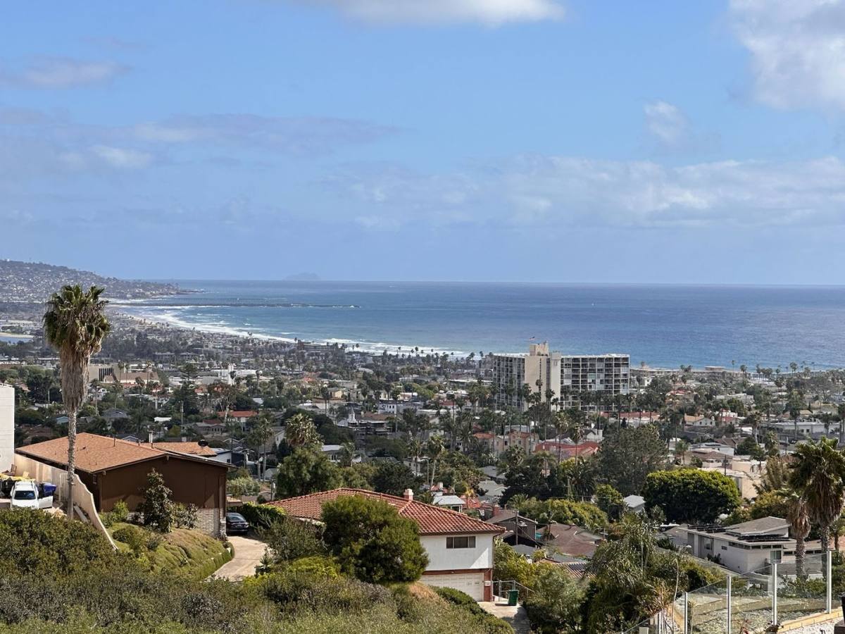 House for rent at 5437 Caminito Heraldo, La Jolla, CA 92037