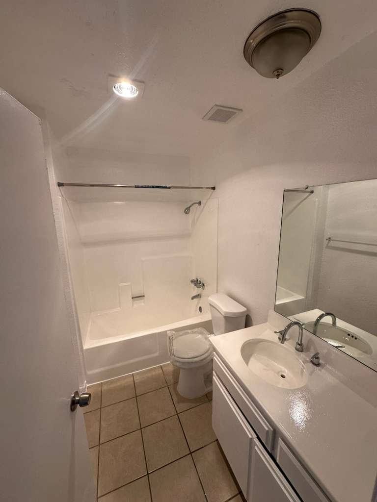 Apartment for rent at 38551 38561 11th St E #6102, Palmdale, CA 93550