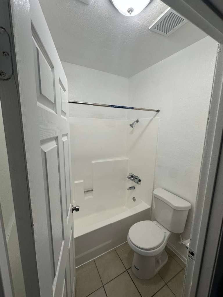 Apartment for rent at 38551 38561 11th St E #6102, Palmdale, CA 93550