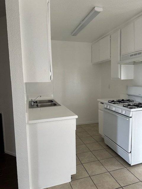 Apartment for rent at 38572 10th Place E #12, Palmdale, CA 93550