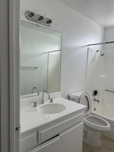 Apartment for rent at 38572 10th Place E #12, Palmdale, CA 93550