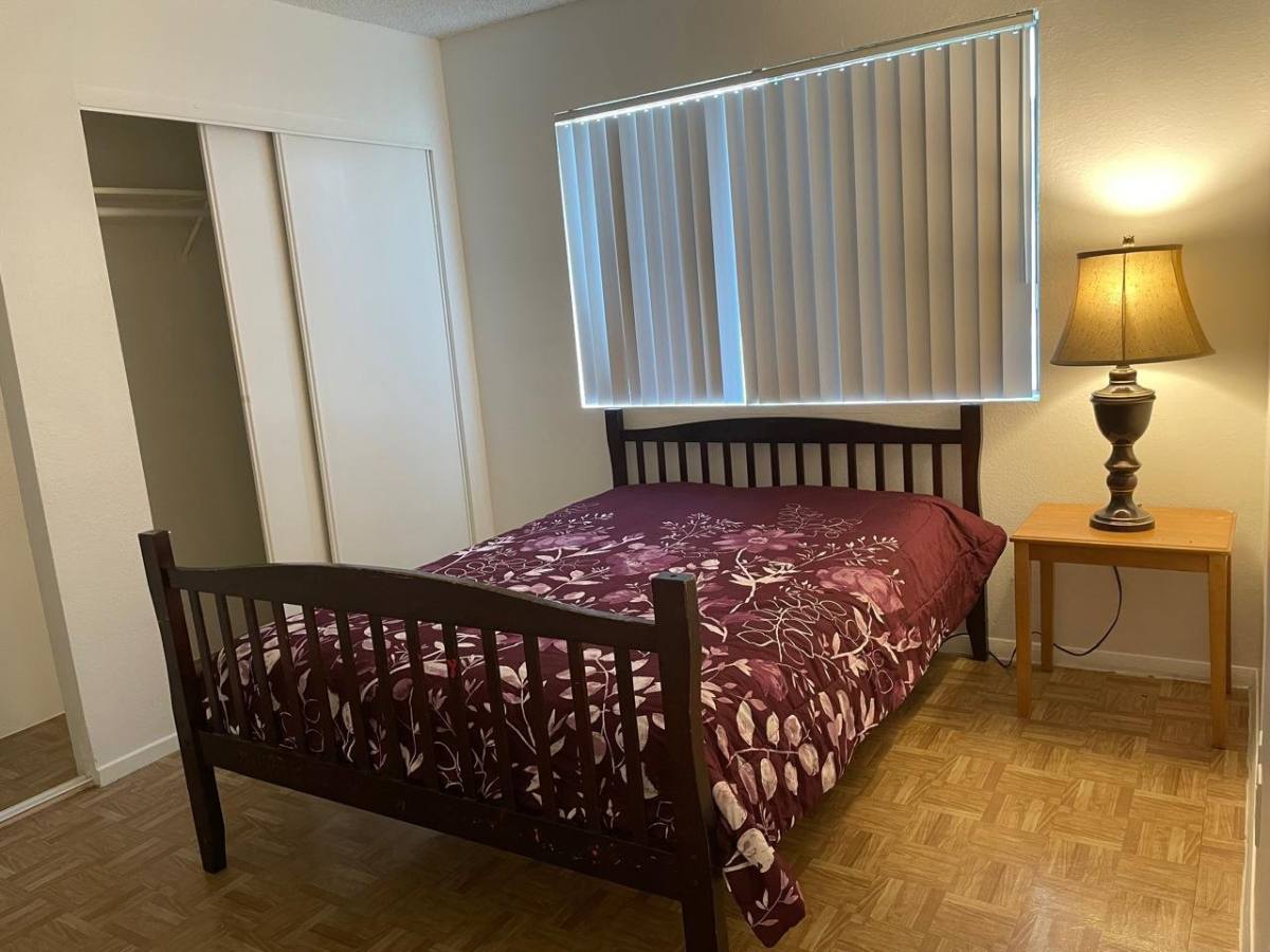 Apartment for rent at 38604 10th St E #5, Palmdale, CA 93550