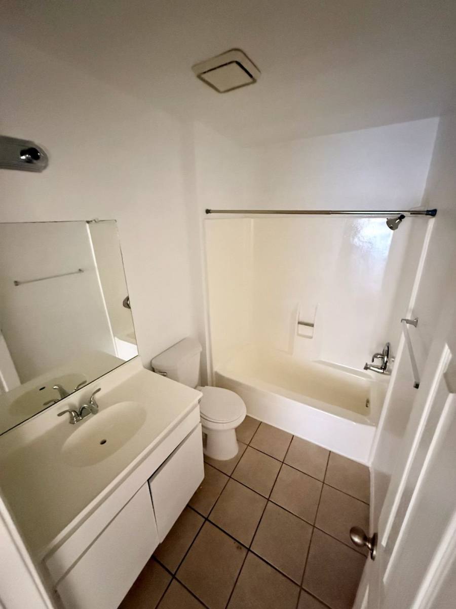 Apartment for rent at 316 E Ave Q-7 #2, Palmdale, CA 93550