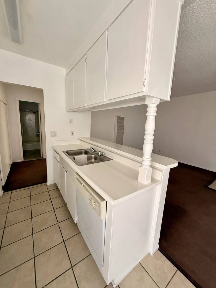 Apartment for rent at 316 E Ave Q-7 #2, Palmdale, CA 93550