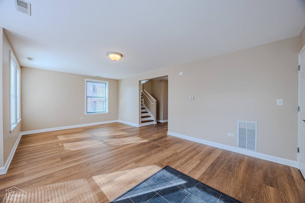 Apartment for rent at 3608 W Flournoy St, Chicago, IL 60624