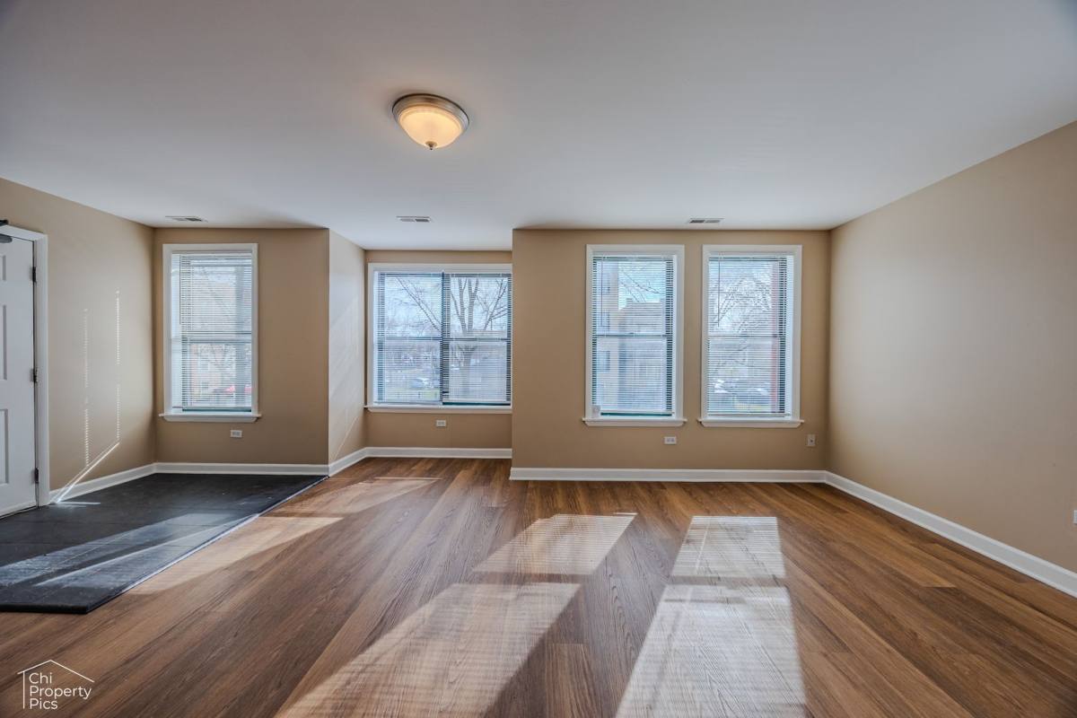 Apartment for rent at 3608 W Flournoy St, Chicago, IL 60624