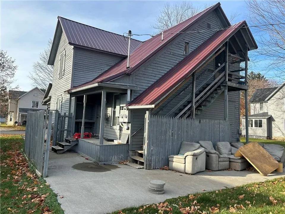 Townhouse for rent at 452 N Franklin St, Mondovi, WI 54755