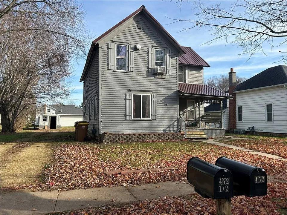 Townhouse for rent at 452 N Franklin St, Mondovi, WI 54755