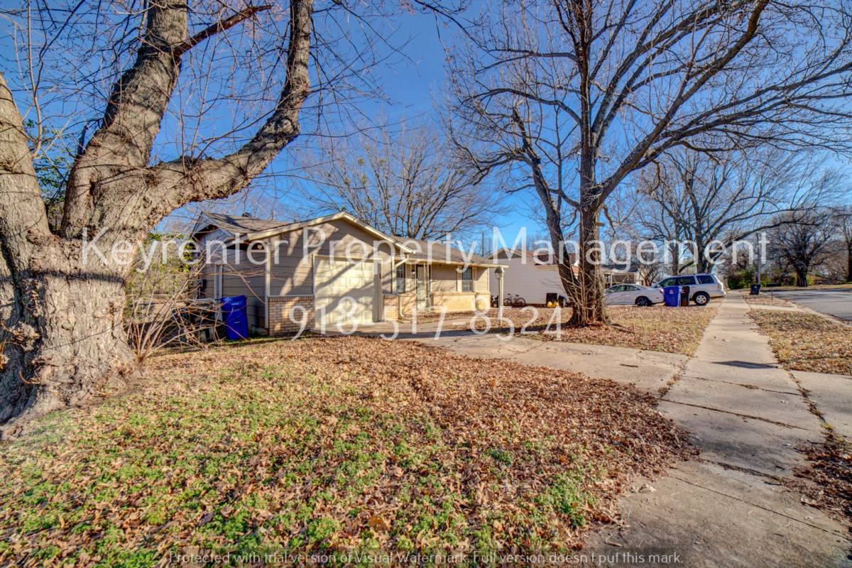 House for rent at 209 N 11th St, Broken Arrow, OK 74012
