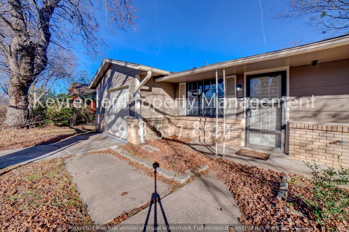 House for rent at 209 N 11th St, Broken Arrow, OK 74012