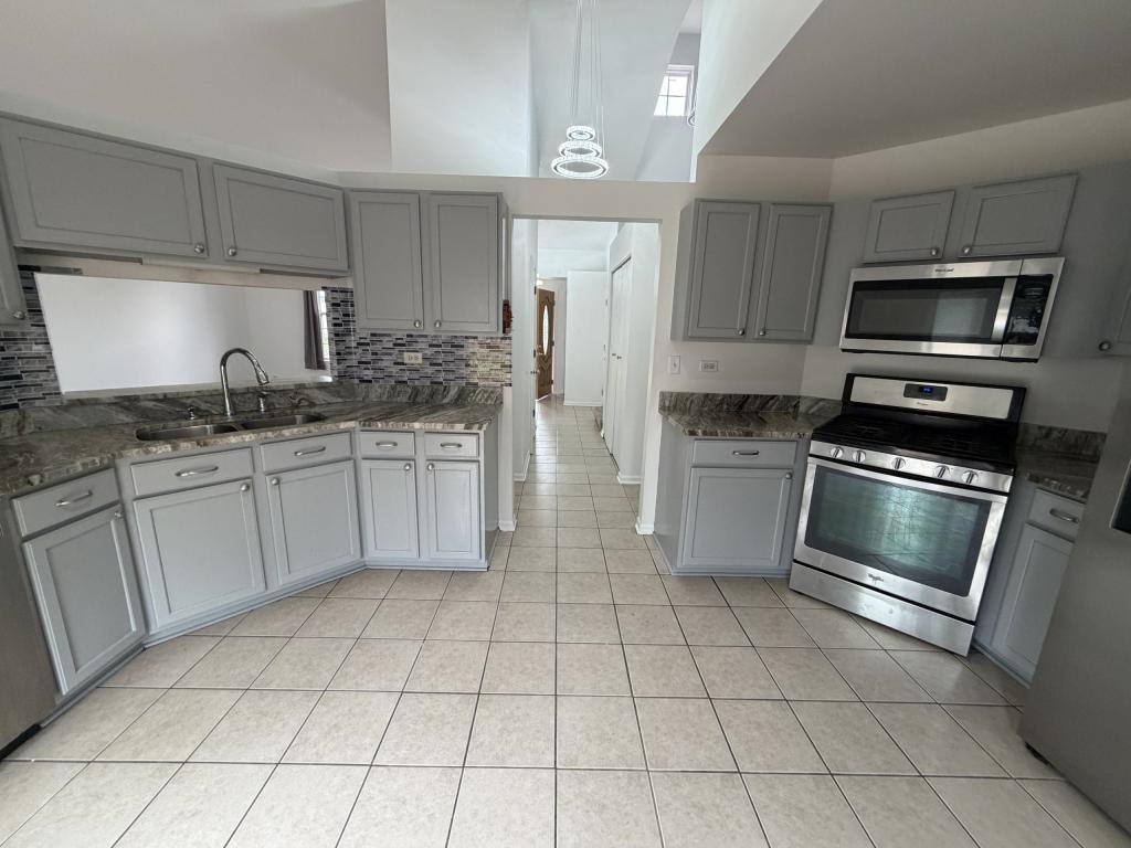 House for rent at 2354 Nantucket Lane, Elgin, IL 60123