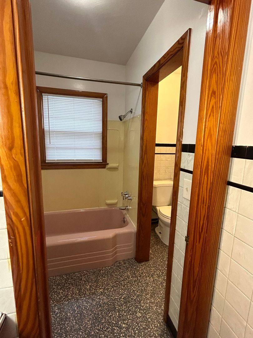 House for rent at 926 E Main St, Ashland, OH 44805