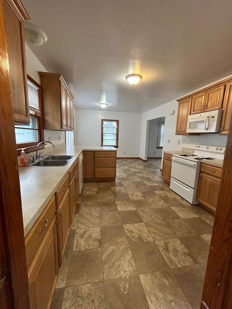 House for rent at 926 E Main St, Ashland, OH 44805