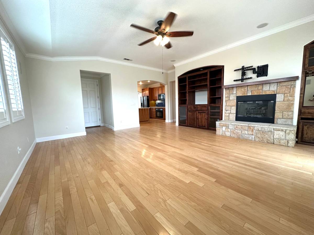 House for rent at 402 Albrecht St, Manteca, CA 95337