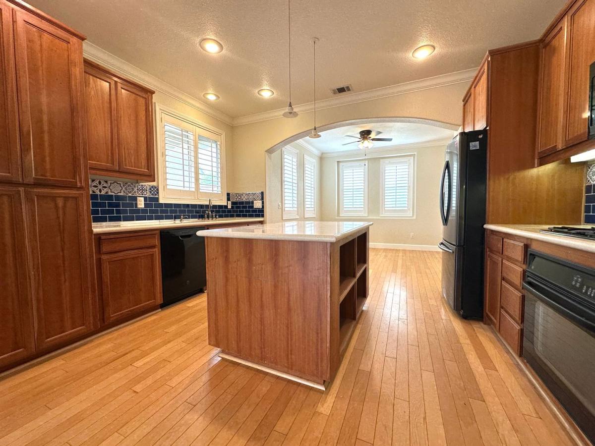 House for rent at 402 Albrecht St, Manteca, CA 95337