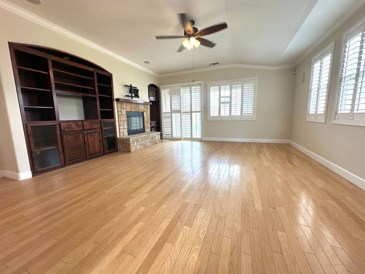 House for rent at 402 Albrecht St, Manteca, CA 95337