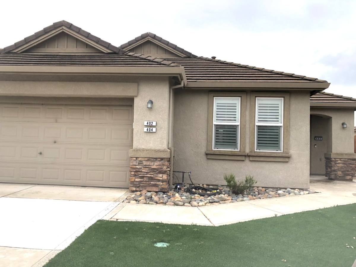 House for rent at 402 Albrecht St, Manteca, CA 95337