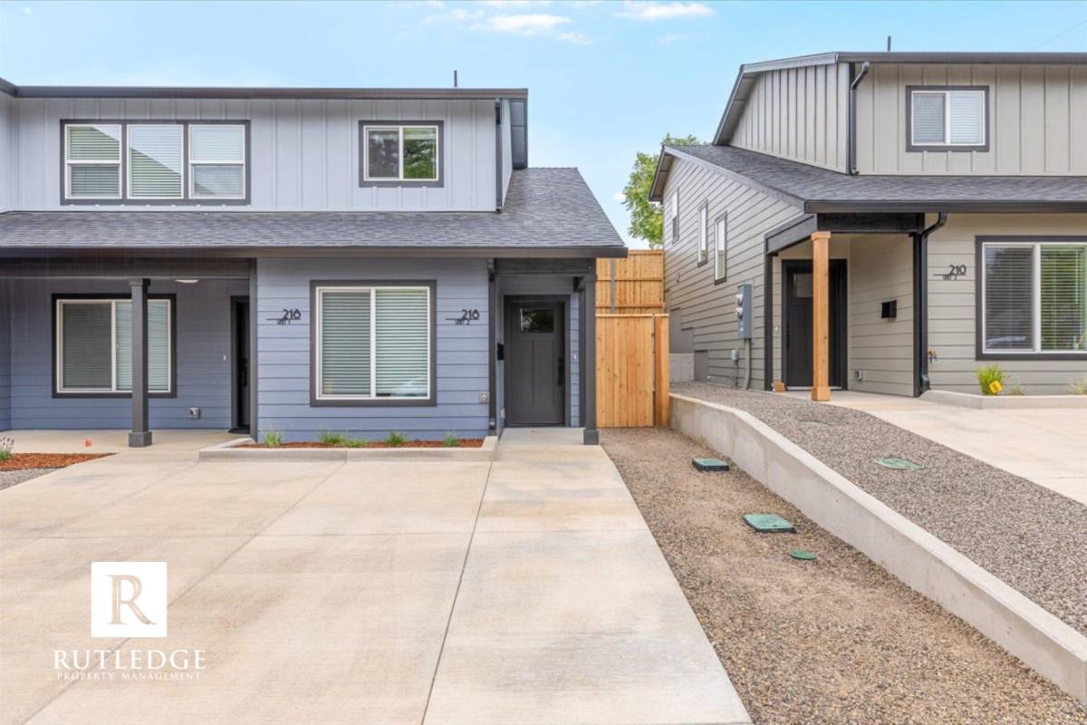 House for rent at 218 Academy Place #2, Medford, OR 97504