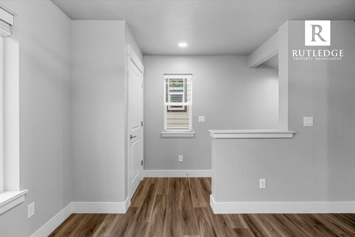 House for rent at 218 Academy Place #2, Medford, OR 97504