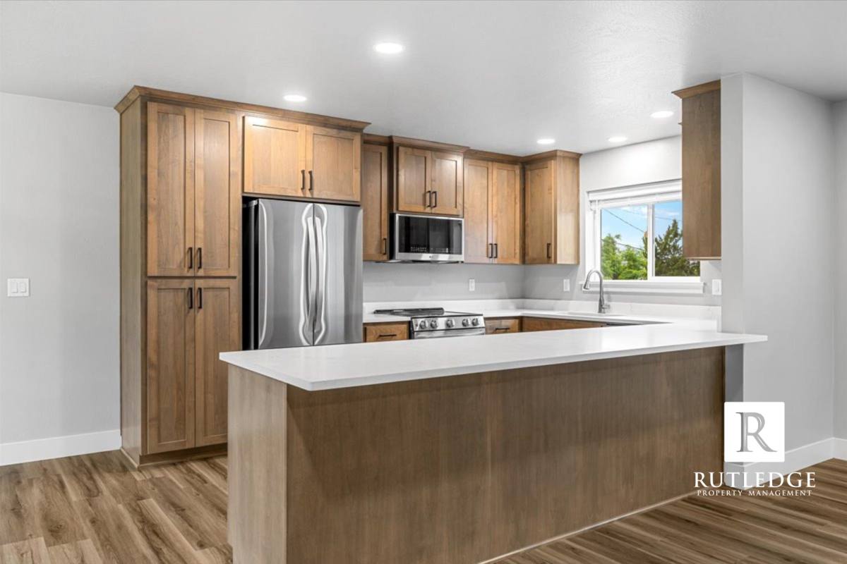 House for rent at 218 Academy Place #2, Medford, OR 97504