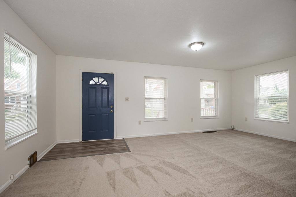 House for rent at 18619 Arrowhead Ave, Cleveland, OH 44119