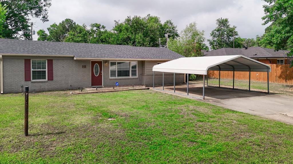 House for rent at 111 Warren St, Holdenville, OK 74848