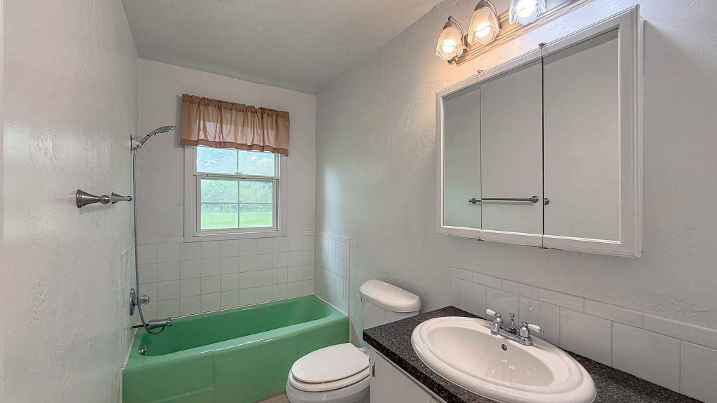 House for rent at 111 Warren St, Holdenville, OK 74848