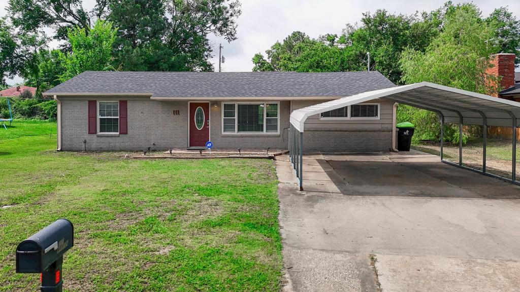 House for rent at 111 Warren St, Holdenville, OK 74848