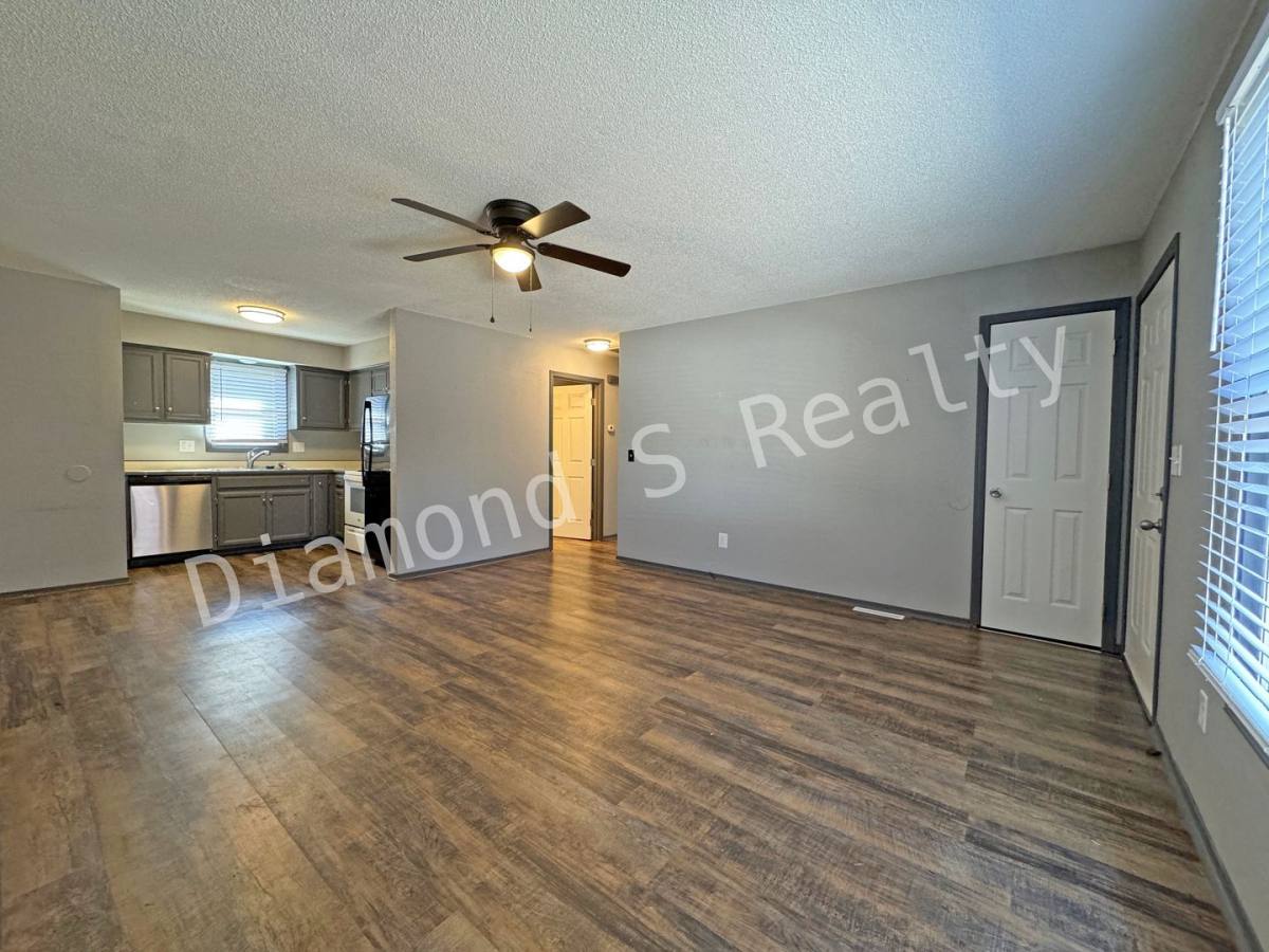 Apartment for rent at 1503 W Rainey St, Ozark, MO 65721