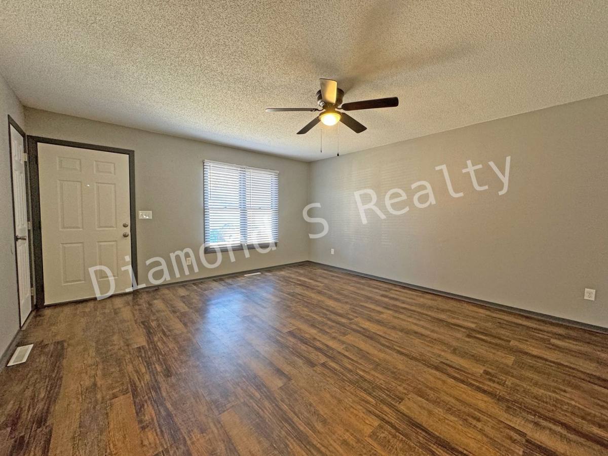Apartment for rent at 1503 W Rainey St, Ozark, MO 65721