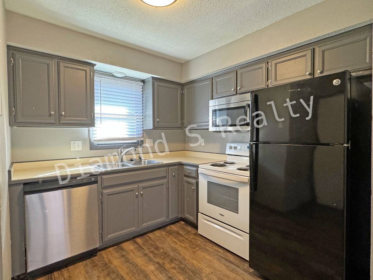 Apartment for rent at 1503 W Rainey St, Ozark, MO 65721