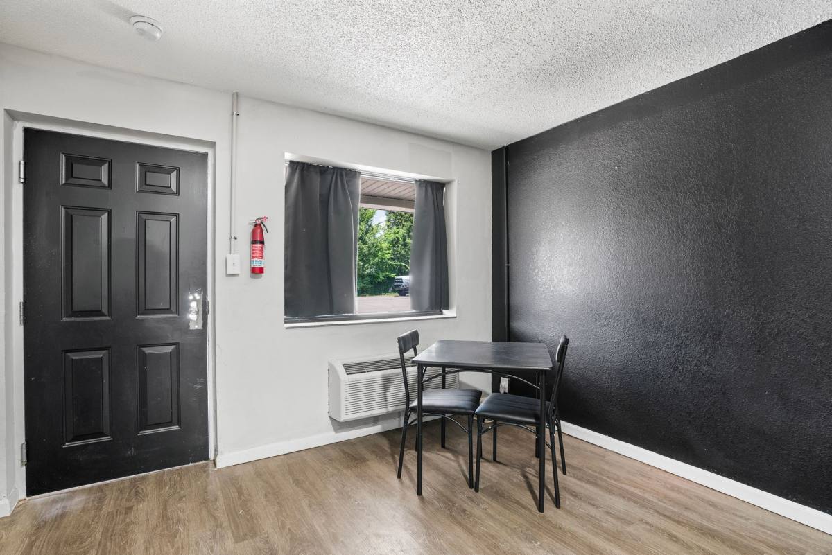 Apartment for rent at 905 Providence Blvd, Clarksville, TN 37042