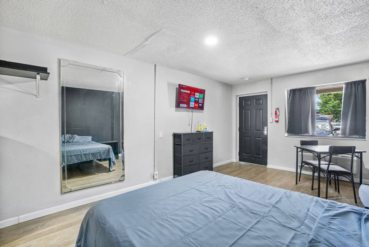 Apartment for rent at 905 Providence Blvd, Clarksville, TN 37042