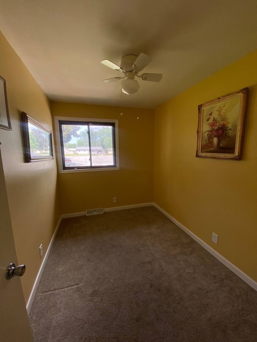 House for rent at 817 Hiawatha Dr, Elkhart, IN 46517