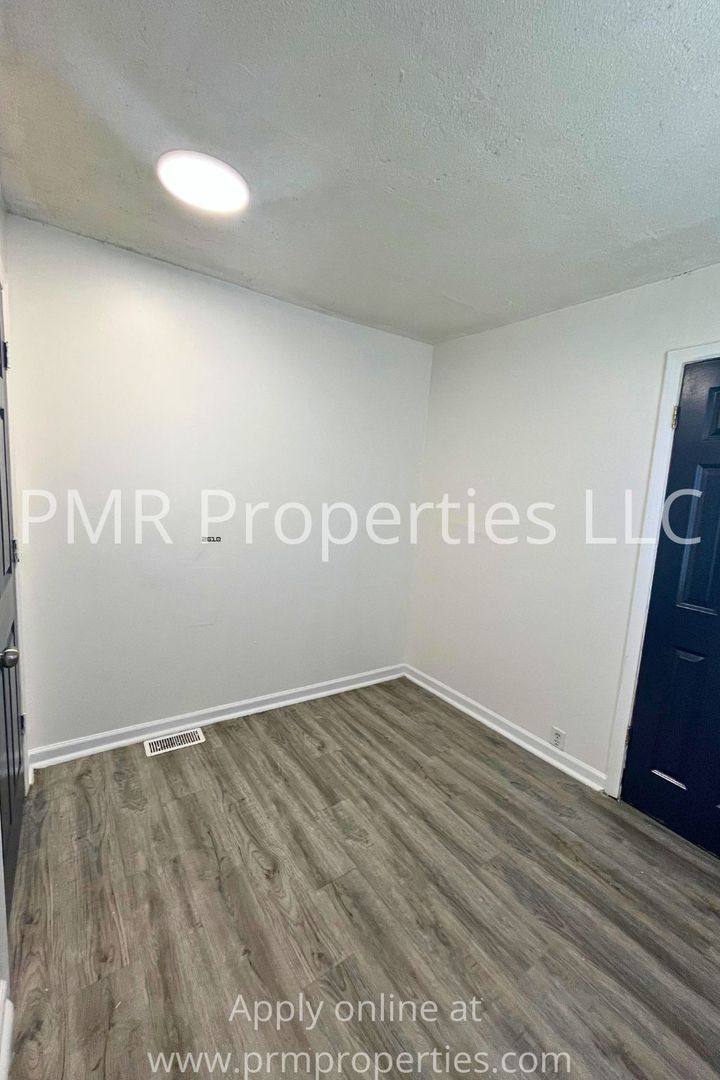 House for rent at 1011 7th Ave, Council Bluffs, IA 51503