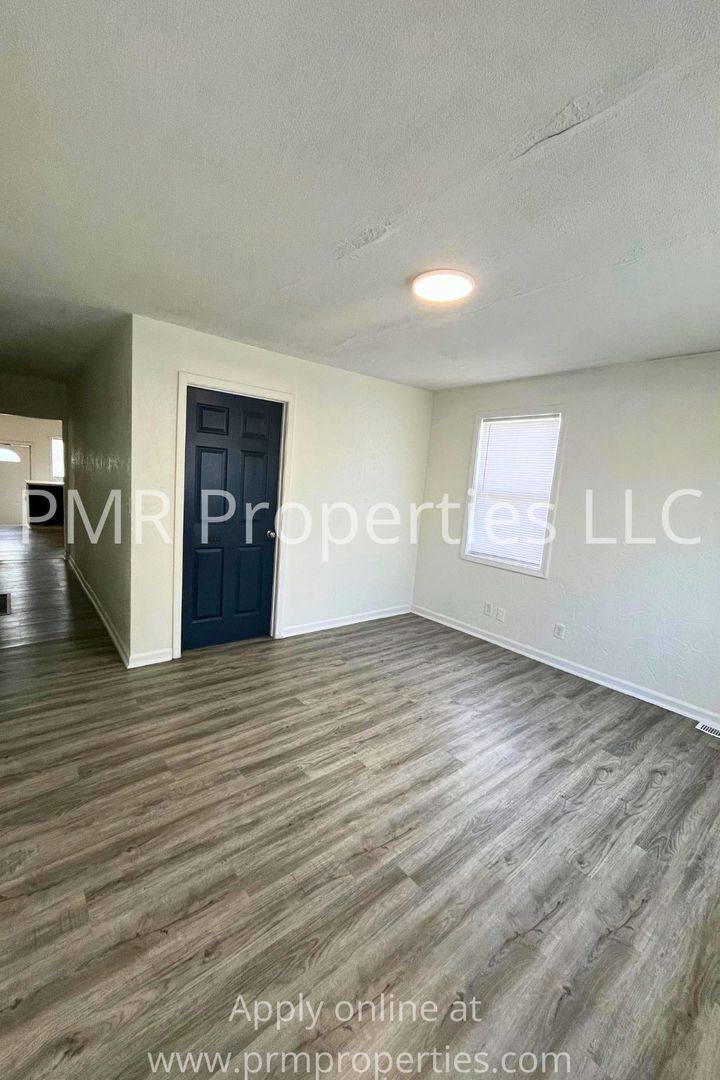 House for rent at 1011 7th Ave, Council Bluffs, IA 51503
