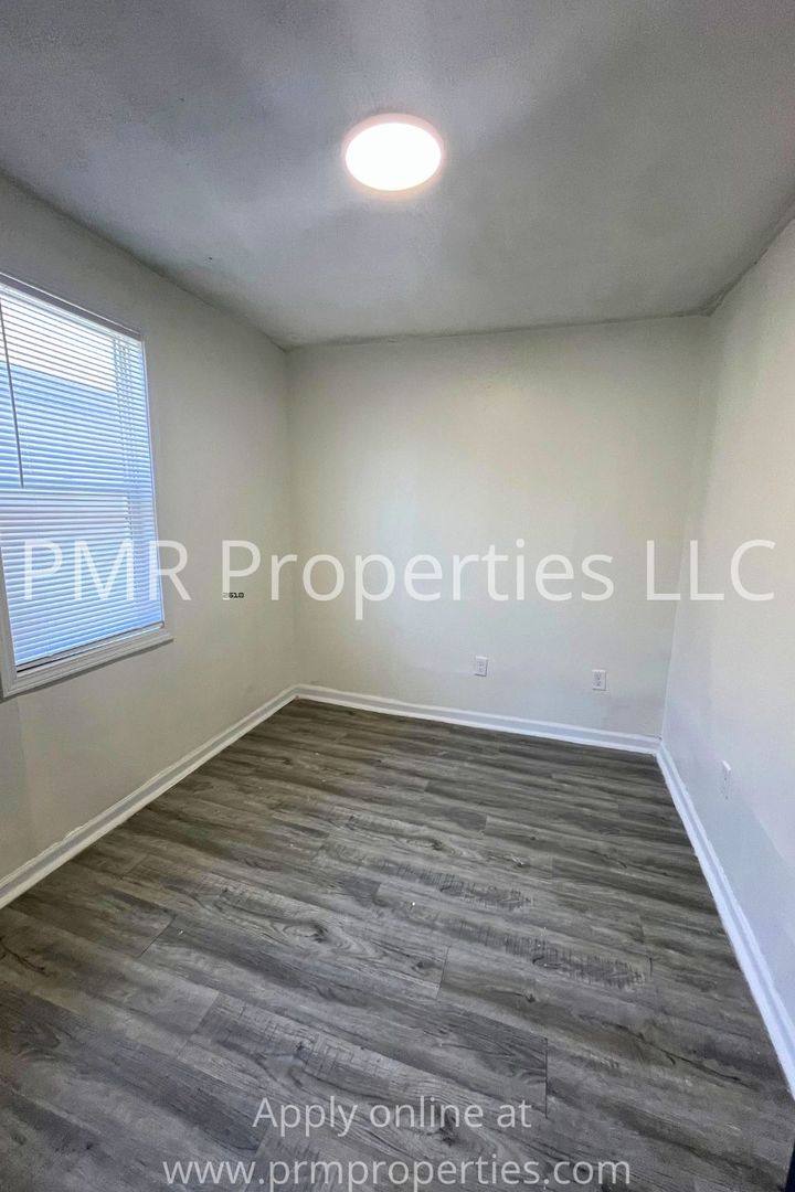 House for rent at 1011 7th Ave, Council Bluffs, IA 51503
