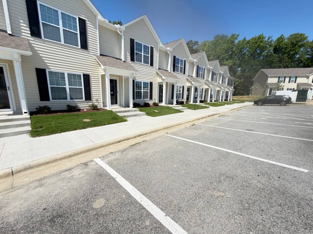 Apartment for rent at 1260 Cross Creek Circle, Greenville, NC 27834
