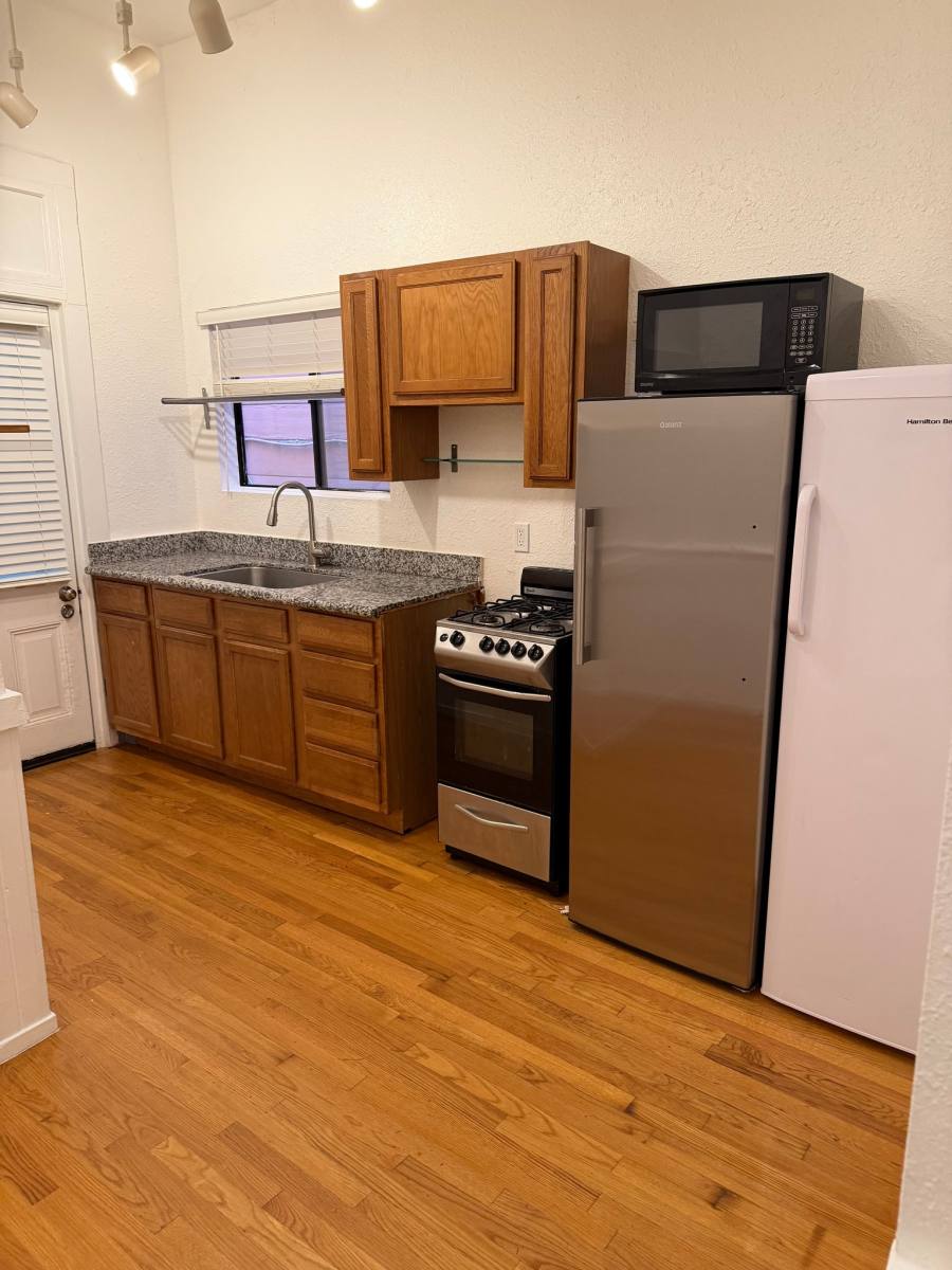 House for rent at 120 Rose St #120, San Francisco, CA 94102