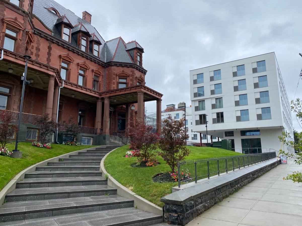 Apartment for rent at 145 Court St, Newark, NJ 07103
