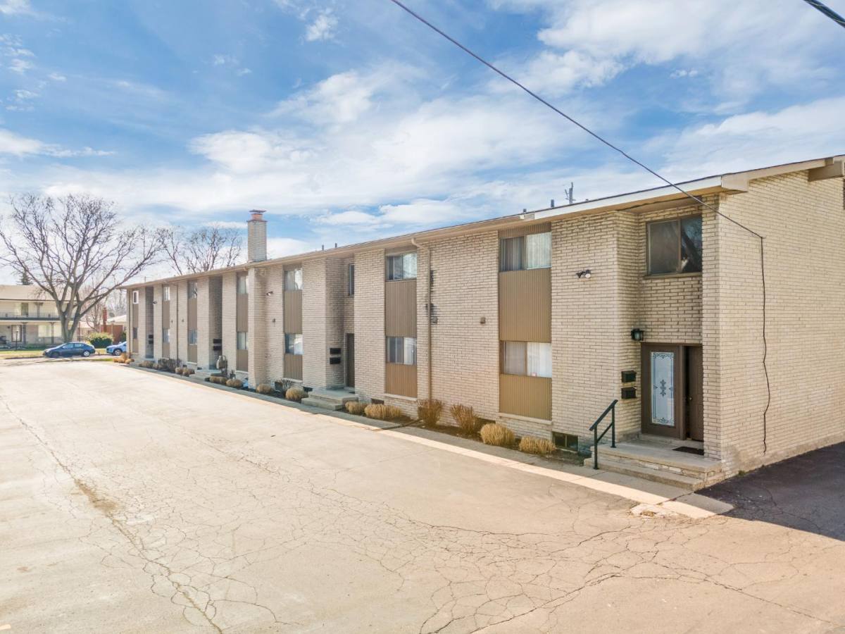 Apartment for rent at 30050 Dequindre #8, Warren, MI 48092