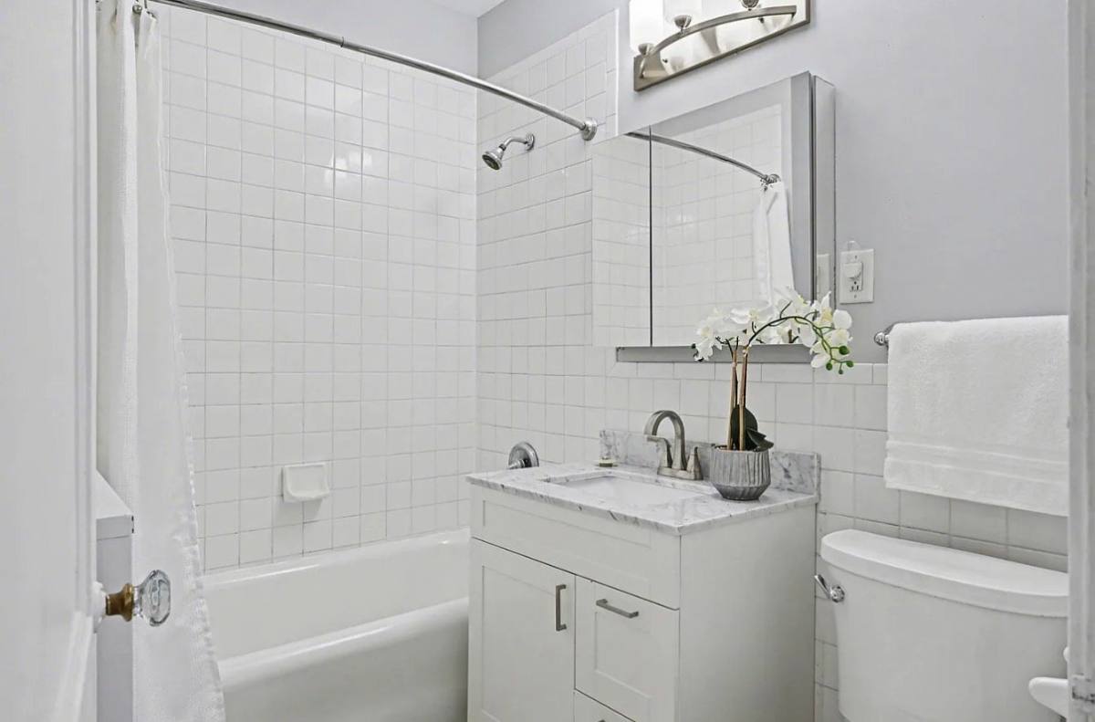Apartment for rent at 1550 Hague Ave #1, Saint Paul, MN 55104