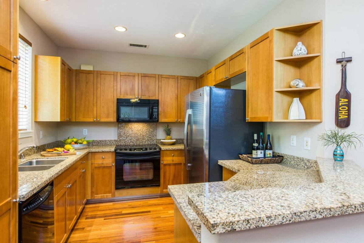 House for rent at 520 Lunalilo Home Rd, Honolulu, HI 96825