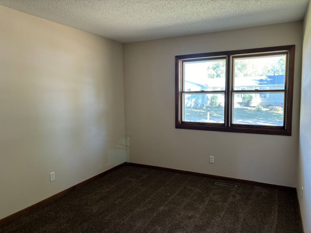 House for rent at 1753 Shutters St, Thomson, IL 61285
