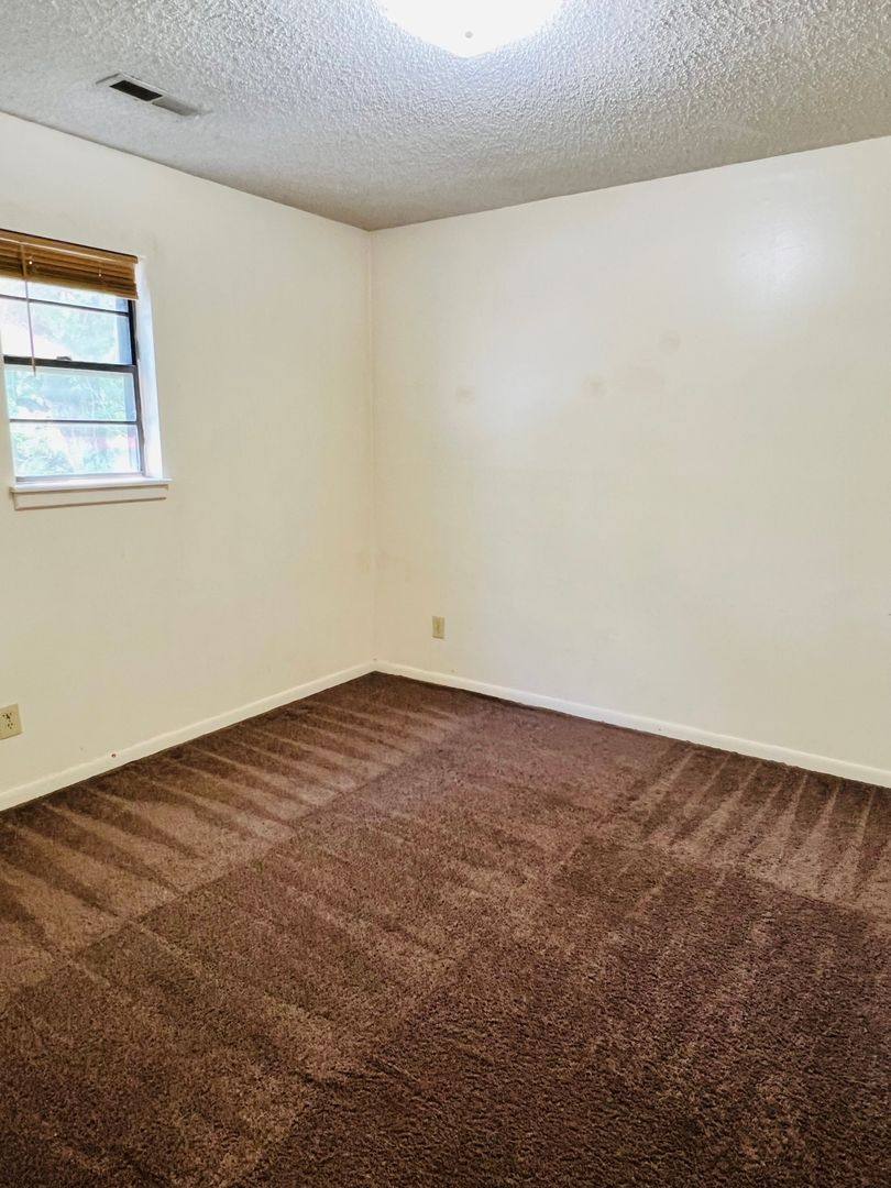 Apartment for rent at 615 W 12th, Junction City, KS 66441