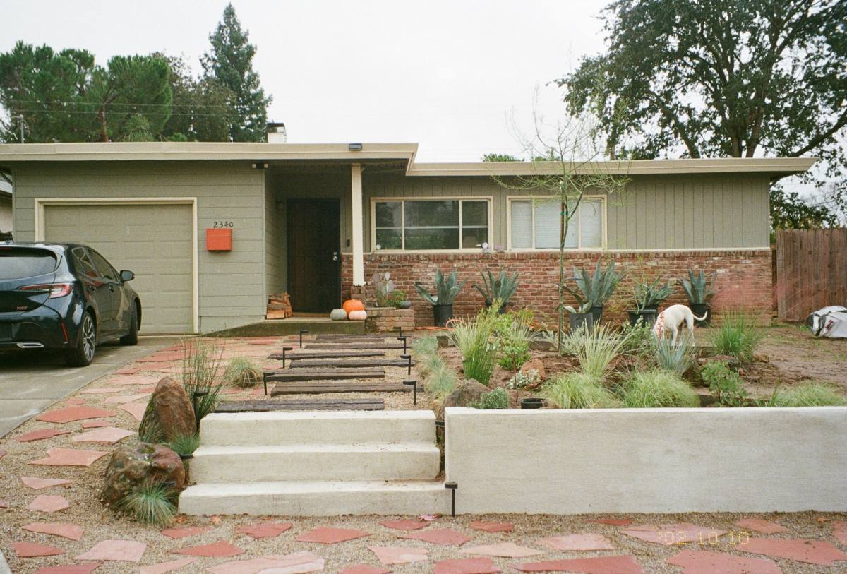 House for rent at 2340 Santa Anita Dr, Sacramento, CA 95825