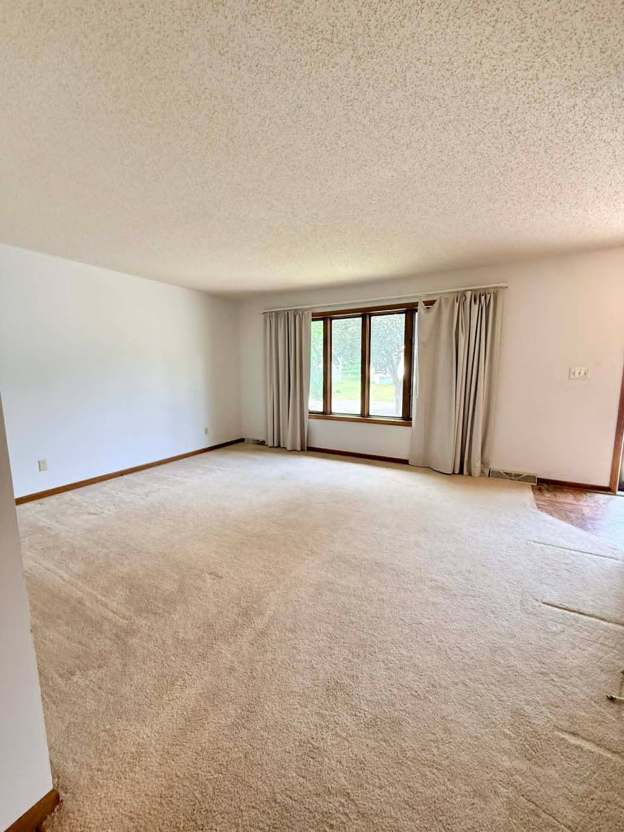 House for rent at 7378 146th Way W, Saint Paul, MN 55124