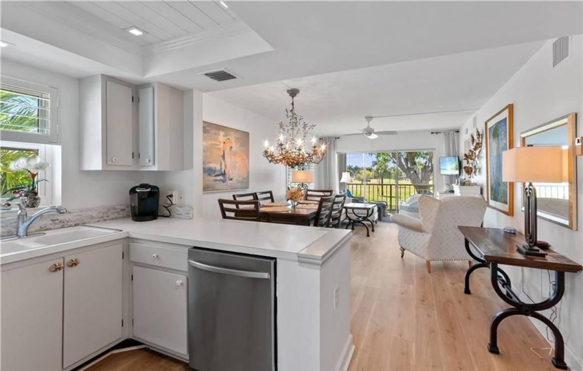 Condo for rent at 5 High Point Circle W, Naples, FL 34103