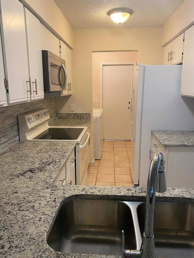 House for rent at 5006 Knightsbridge Circle N, Jacksonville, FL 32244