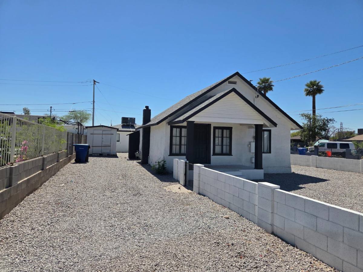 House for rent at 2201 E Portland St, Phoenix, AZ 85006